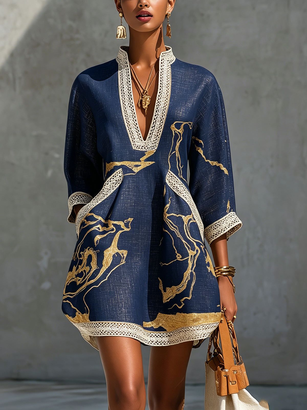 María - Minivestido azul marino con estampado dorado