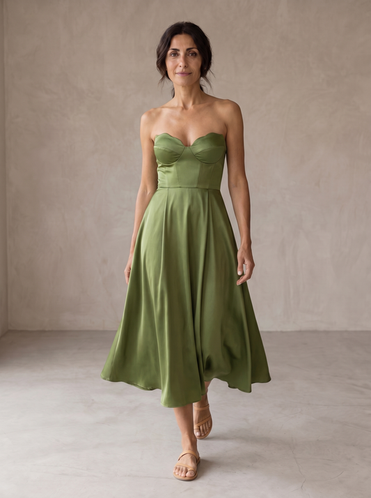 Liora | Elegante vestido midi sin tirantes